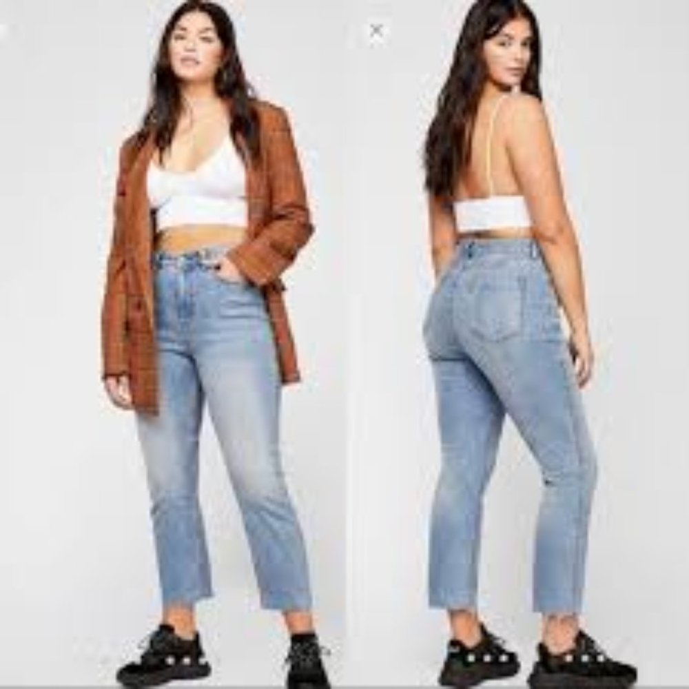 We the Free Crvy curvy cropped Raw Hem straight jeans NWOT